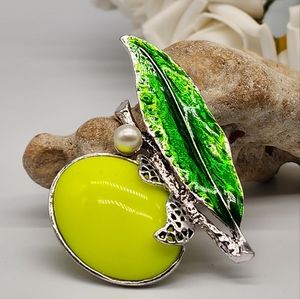 SALE/ Jewelry Cool floral Pendant Silver tone